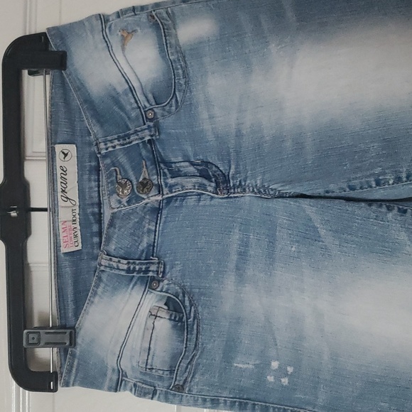 Distressed jeans - Picture 2 of 4